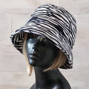 Zebra Pattern Black White Bucket Beach Fishing Sun Hat Size M NEW